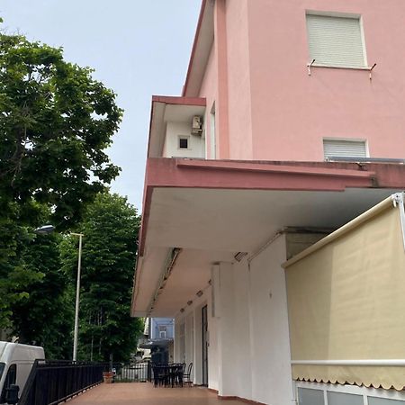Hotel Piccari Nuova Gestione Римини Екстериор снимка