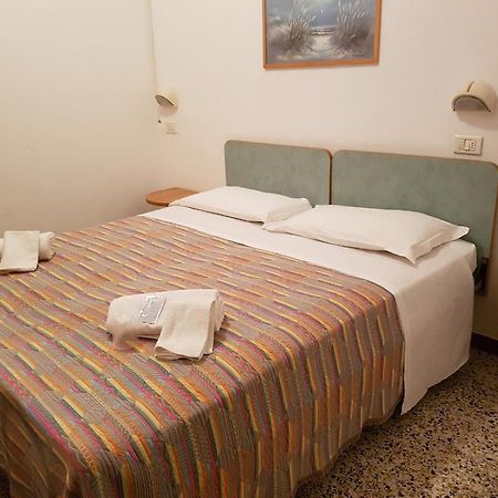 Hotel Piccari Nuova Gestione Римини Екстериор снимка