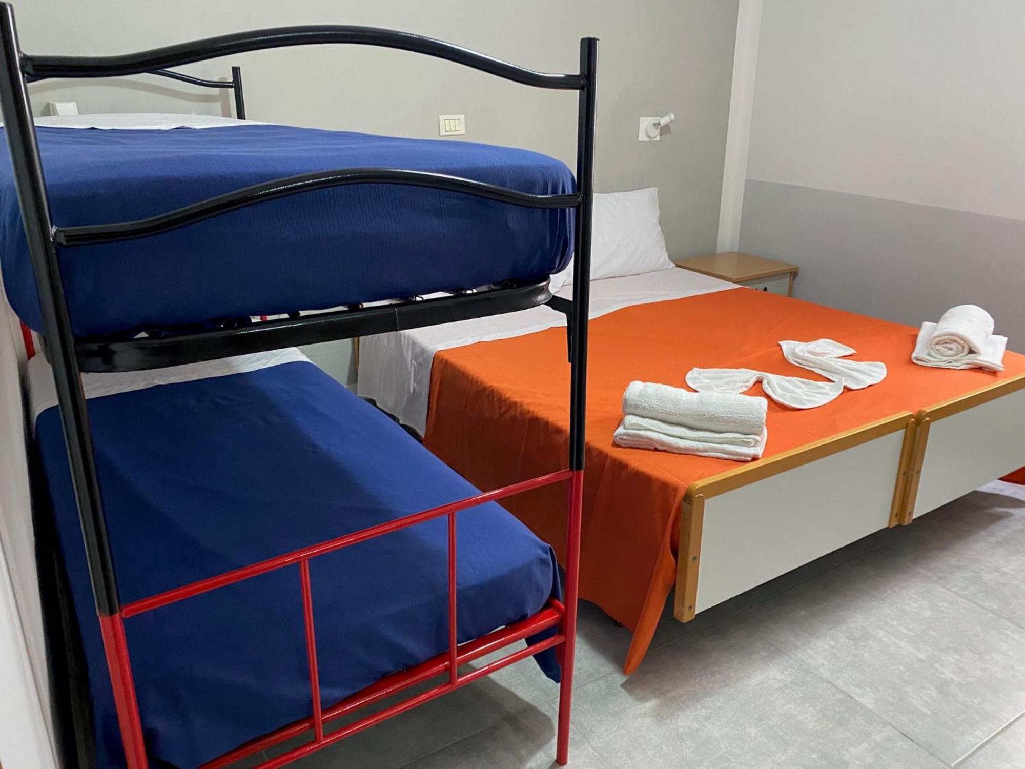 Hotel Piccari Nuova Gestione Римини Екстериор снимка