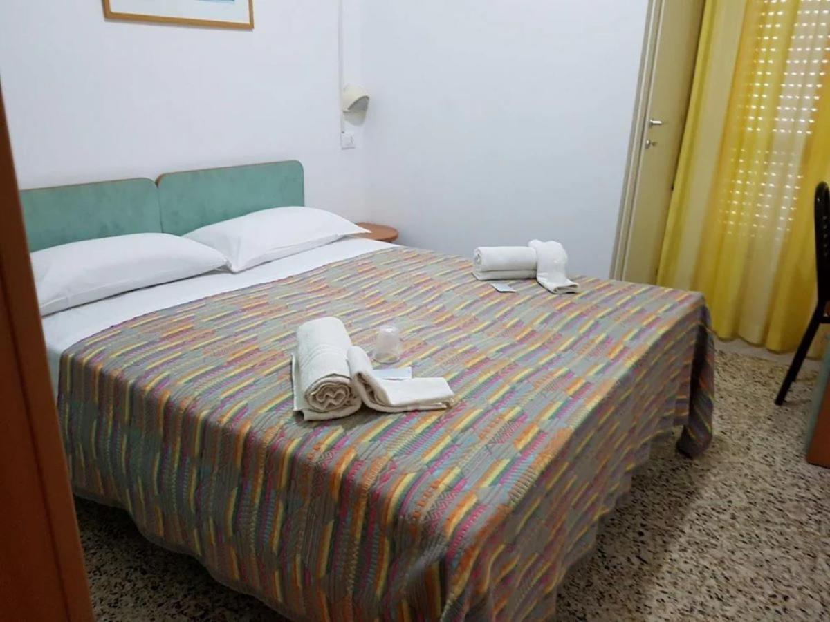 Hotel Piccari Nuova Gestione Римини Екстериор снимка