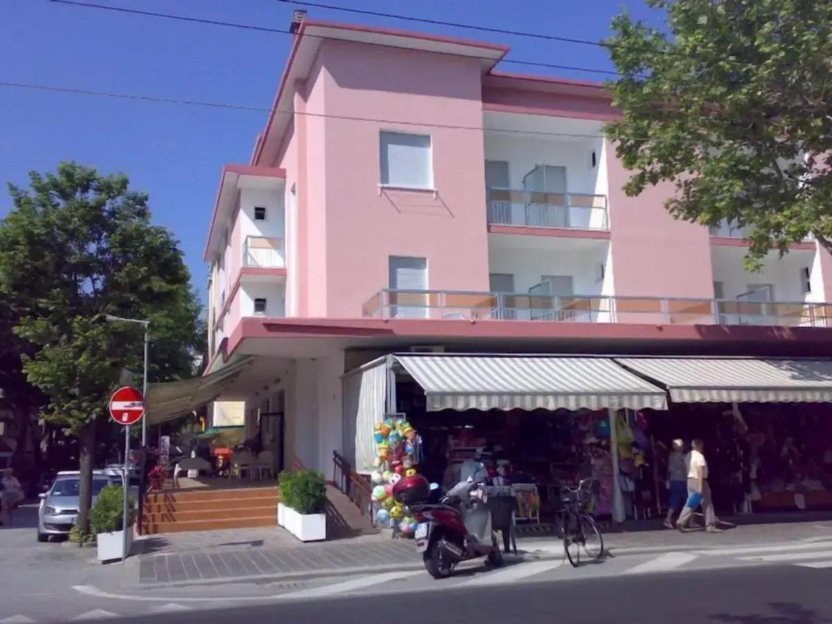 Hotel Piccari Nuova Gestione Римини Екстериор снимка