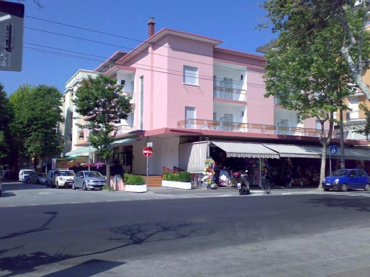 Hotel Piccari Nuova Gestione Римини Екстериор снимка
